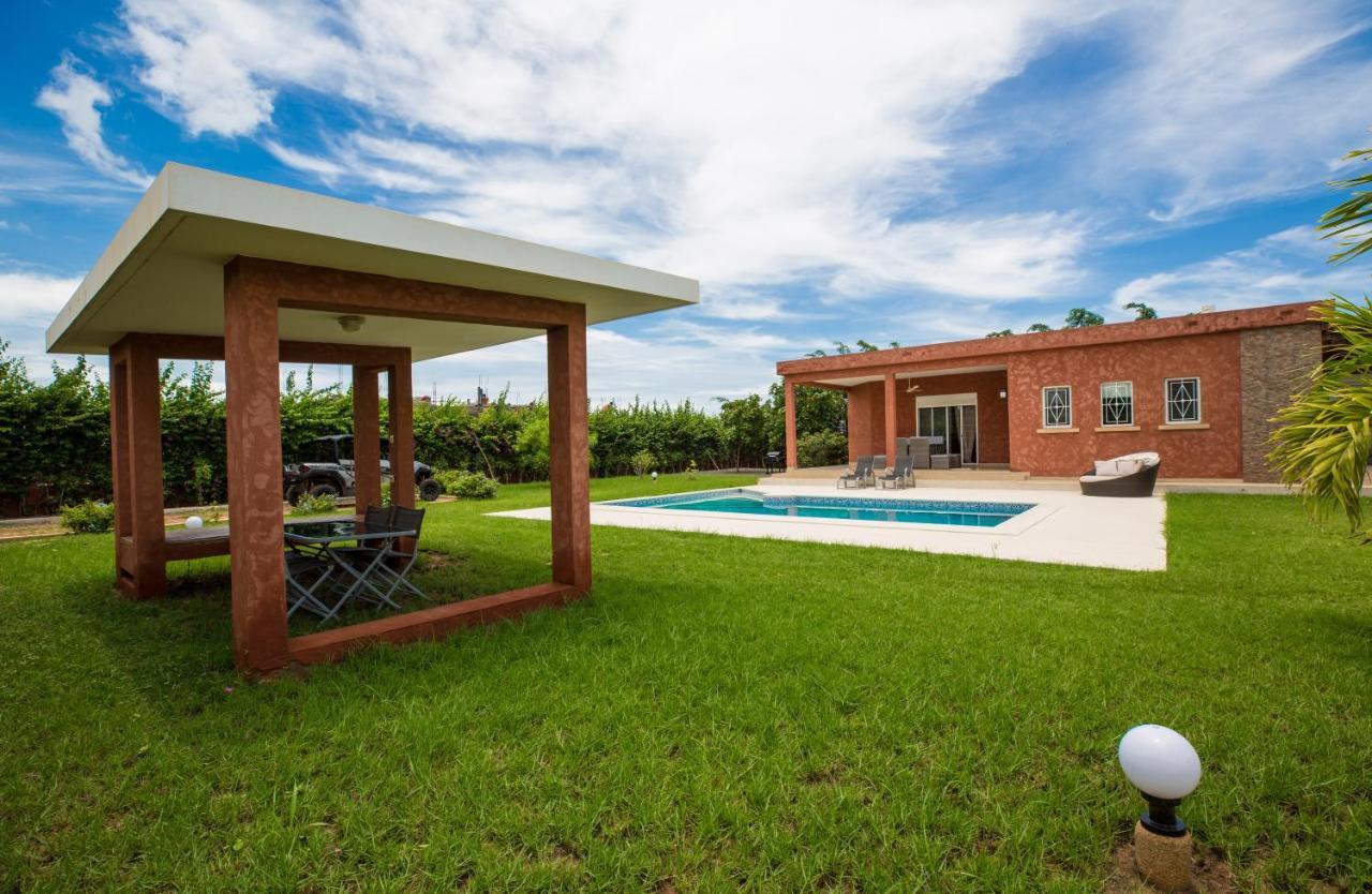 Maison K.E.N.Z.A M'Bour Extérieur photo